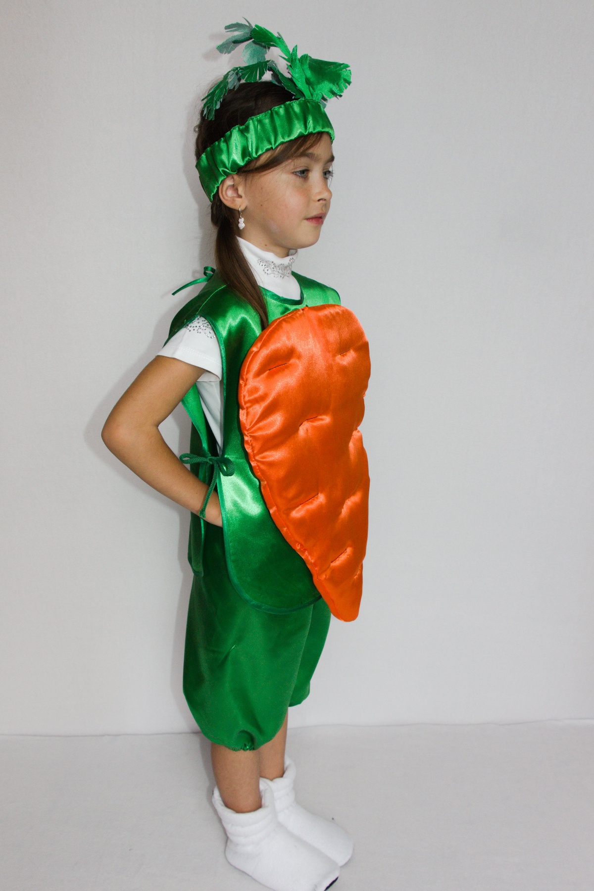 Костюм овоща. Детский костюм морковка. Костюм для девочки морковка. Костюм морковки для мальчика. Костюмы овощей для взрослых.